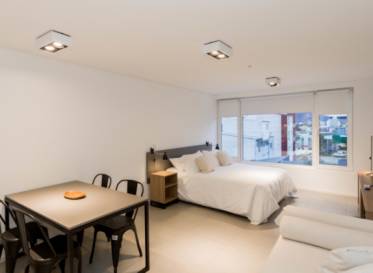 VENTA - MONOAMBIENTE CÉNTRICO COMPLETAMENTE AMOBLADO!!!